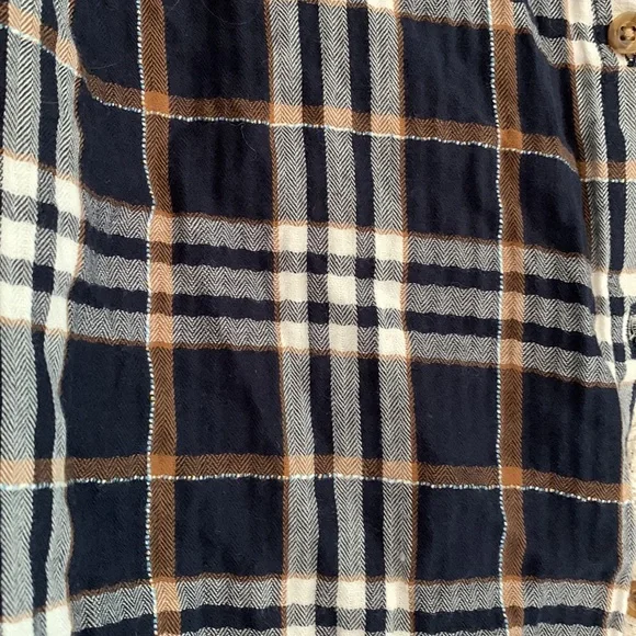 LIKE NEW PLAID FLANNEL - Picture 2 of 5